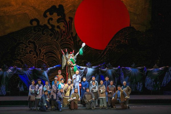 兴业配资 “明暗线”交叉叙事 川剧《丁宝桢》亮相北京